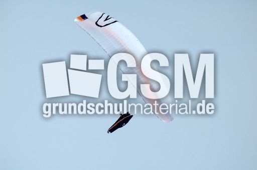 Gleitschirmflieger_1.JPG